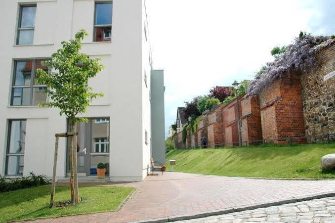 Ferienwohnung An Der Historischen Stadtmauer Rostock Buitenkant foto